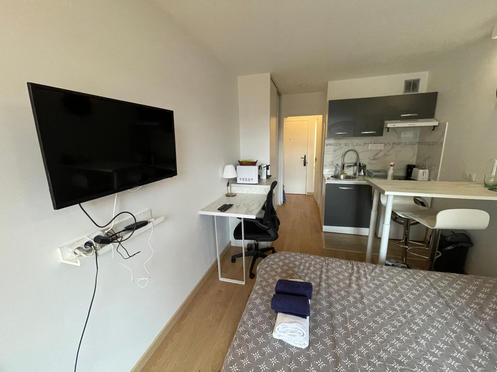 Exclusive Private Apartment By Warilco - Pleyel 25 M2 - A 1 Minute De La Station Metro Carrefour Pleyel サン＝ドニ エクステリア 写真