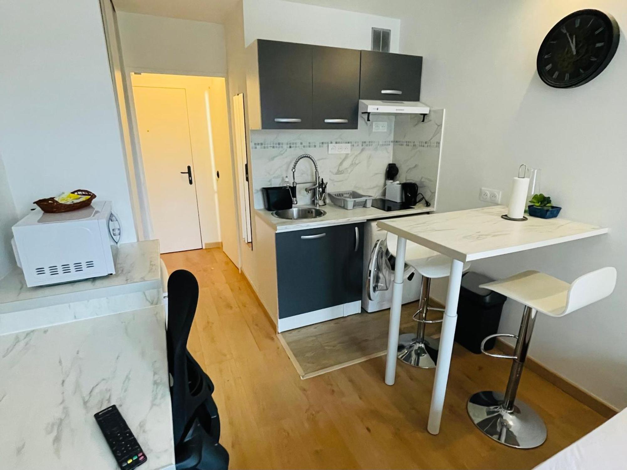Exclusive Private Apartment By Warilco - Pleyel 25 M2 - A 1 Minute De La Station Metro Carrefour Pleyel サン＝ドニ エクステリア 写真
