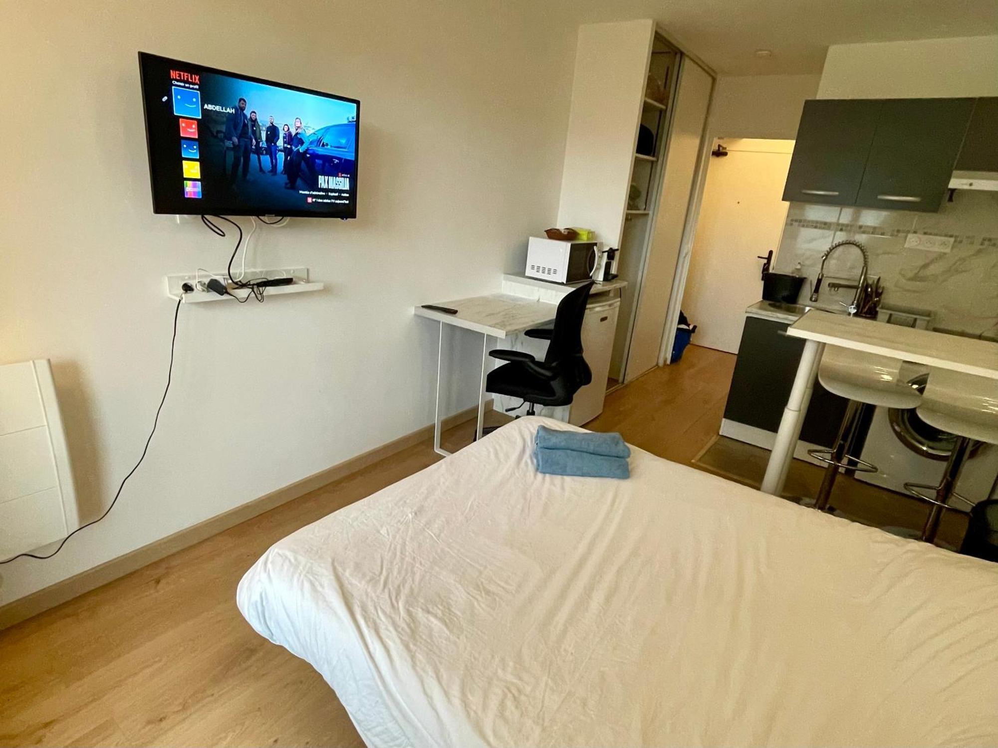 Exclusive Private Apartment By Warilco - Pleyel 25 M2 - A 1 Minute De La Station Metro Carrefour Pleyel サン＝ドニ エクステリア 写真